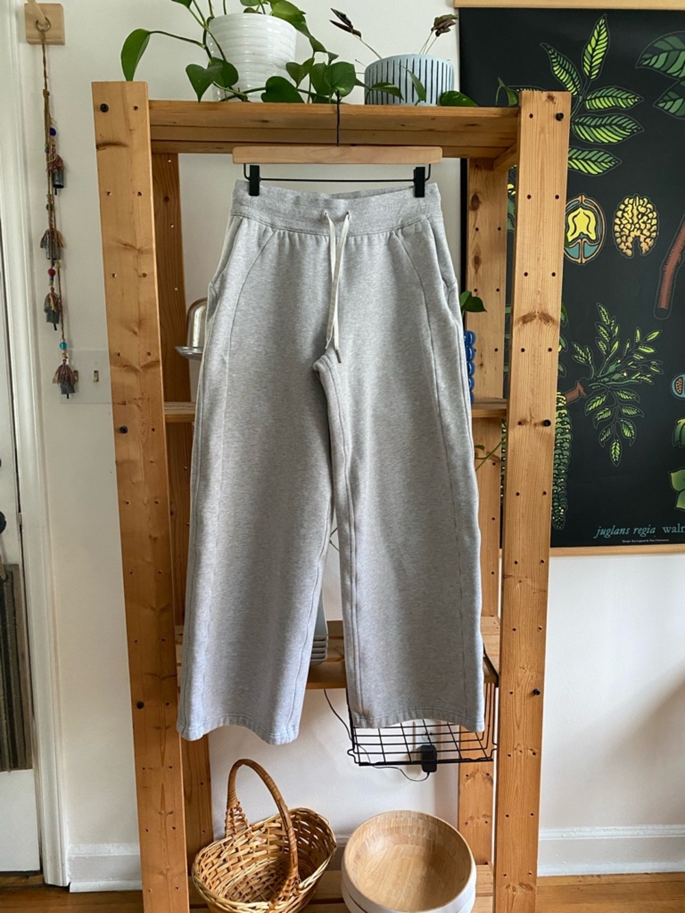 Lululemon Scuba Mid Rise Wide Leg Pant Gray Small - Picture 5 of 16